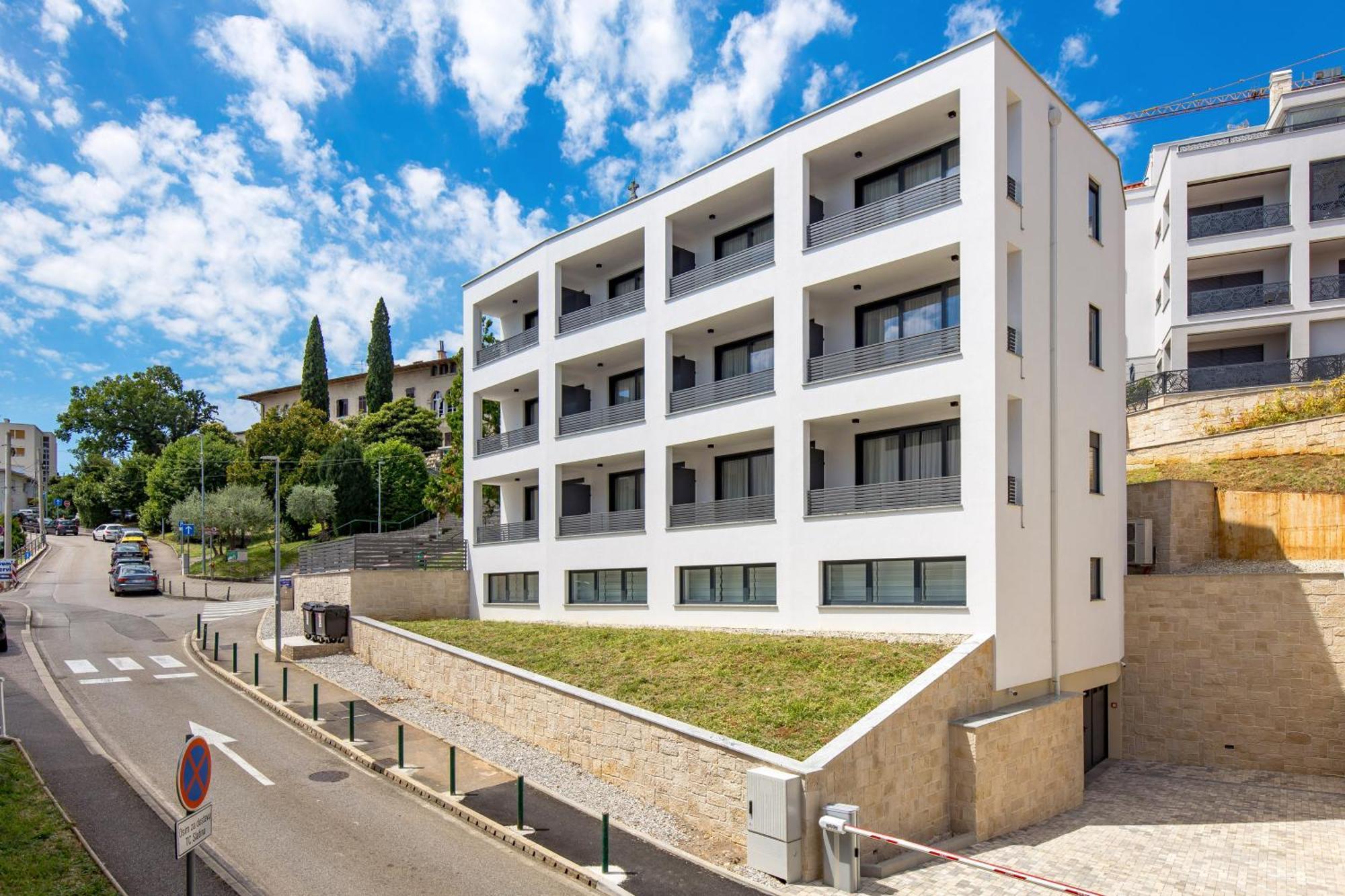 Belinda Apartments With Balcony Opatija Exterior foto